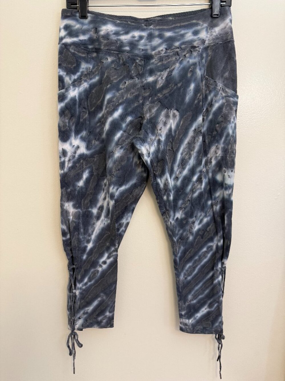 Brisas 22" Capri Womens Large Blue Grey White Ocean Print Athlesiure Pull-on
